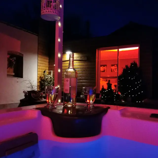 Vu du jacuzzi le clos de la réserve