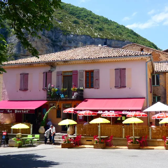 Bar restaurant Le Portail à Orpierre