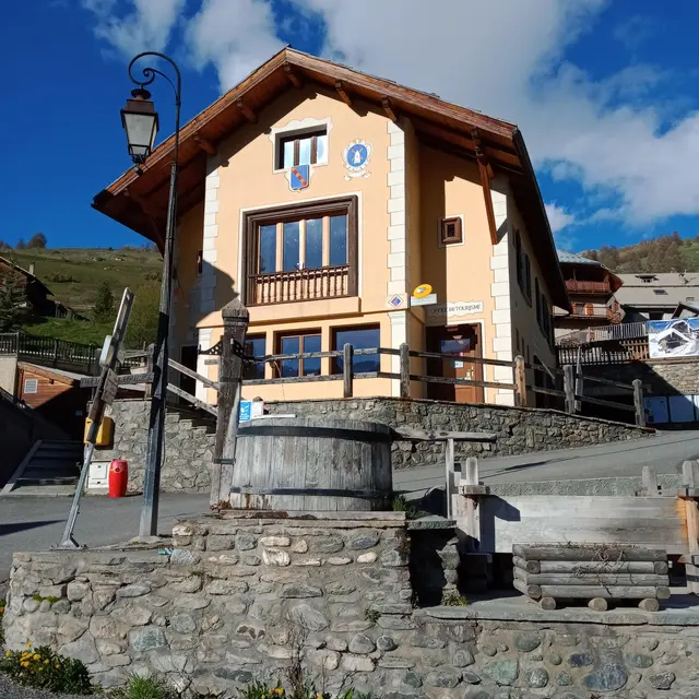 Bureau d'information touristique et agence postale_Molines-en-Queyras