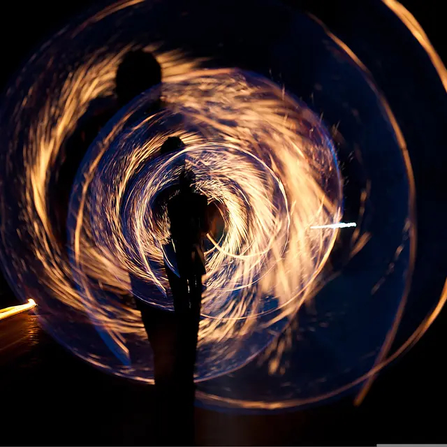 Laragne fête Noël : parade et spectacle de feu_Laragne-Montéglin