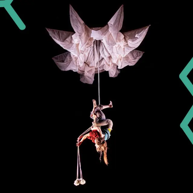 Cirque Danse  Ether par la compagnie Libertivore_Aurillac