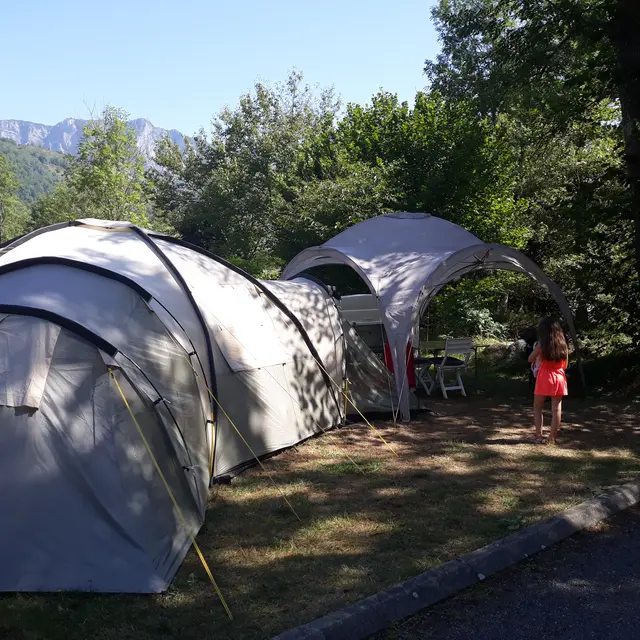 Camping le Pas de l'Ours à Aston