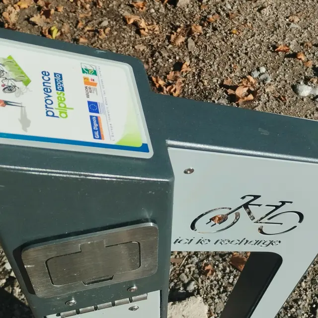 Station de recharge vélo à assistance électrique