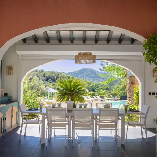 Vue de la cuisine d'été