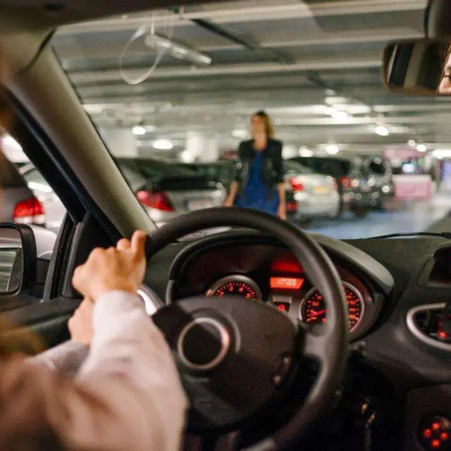 Borne de recharge véhicule électrique Hyères- Centre Ville - Parking Indigo Casino Partouche_Hyères