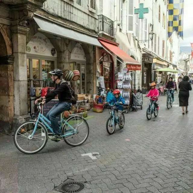 Balade à vélo dans le centre historique de Chambéry