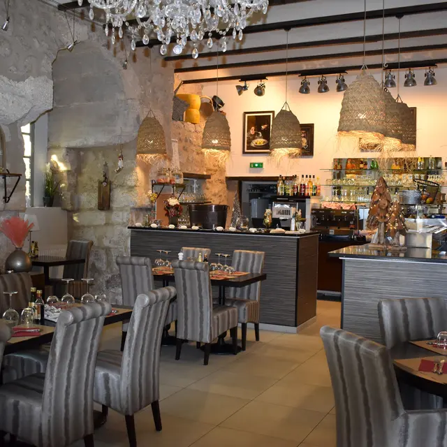Salle du restaurant Le Donjon gourmand