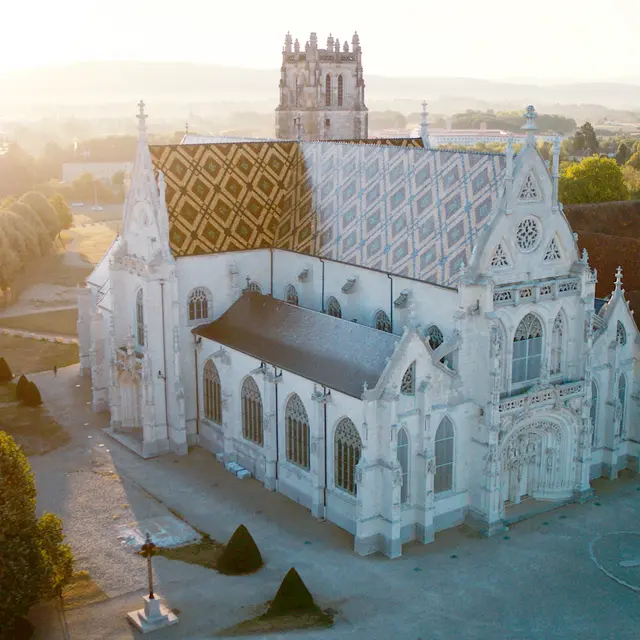 Excursion : Le Monastère royal de Brou et Pérouges : deux joyaux du patrimoine de l'Ain