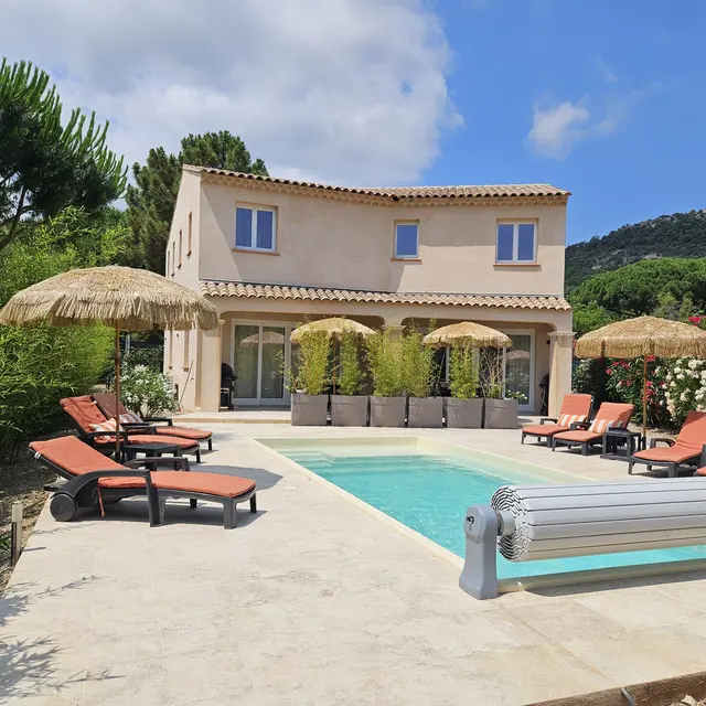 UniqBooking - Maison Bambou (Left)