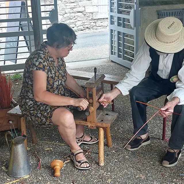 Apprenez à tresser la paille avec l’association La Paillole !_Septfonds