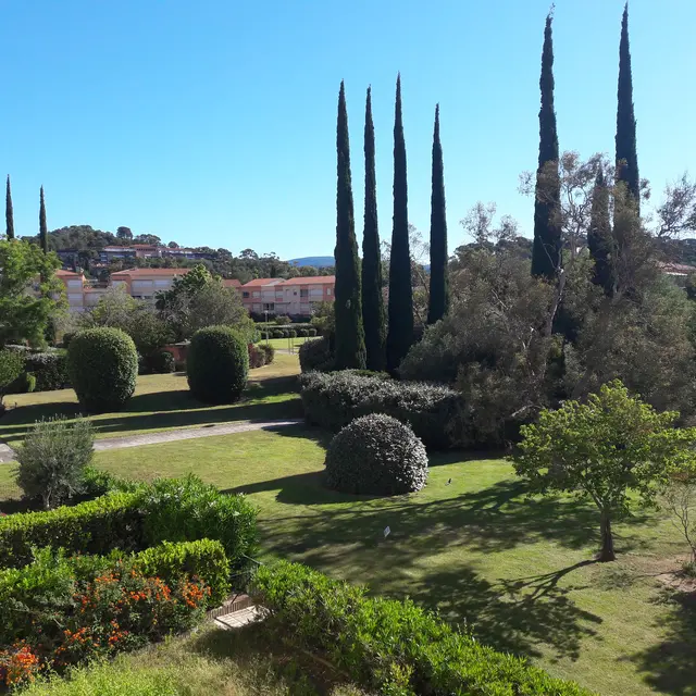 Parc extérieur de la résidence , vue depuis l'appartementBahamas