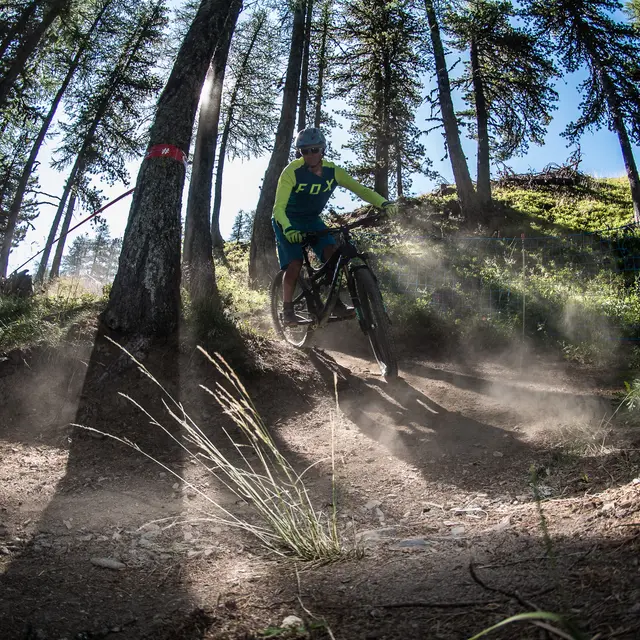parcours history trail  enduro rouge risoul