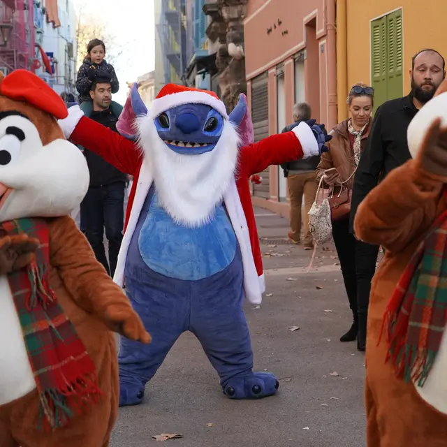 Déambulation de mascottes_Fréjus