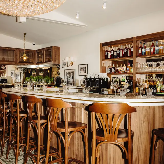 Le Bar