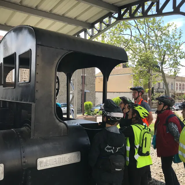 Balade à vélo électrique - A la poursuite du monorail_Panissières
