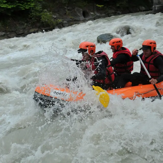 Sortie Mini-Raft - Testez le petit frère du raft pour une descente du Giffre en semi-autonomie !_Samoëns