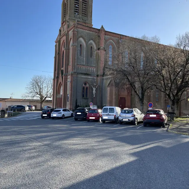 Parking Place de la République Office de Tourisme_Lafrançaise