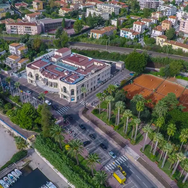 Parking et Baie des Fourmis - Beaulieu-sur-Mer
