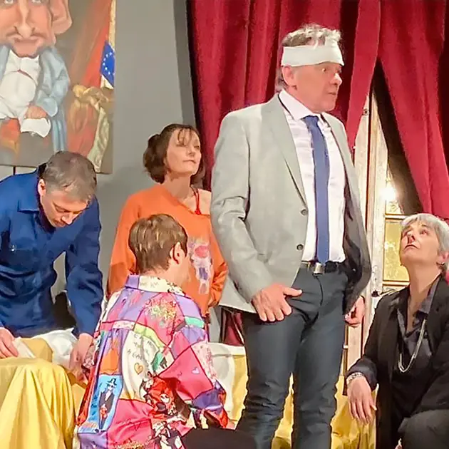 COUP DE THEATRE - Panique au ministère_Bormes-les-Mimosas