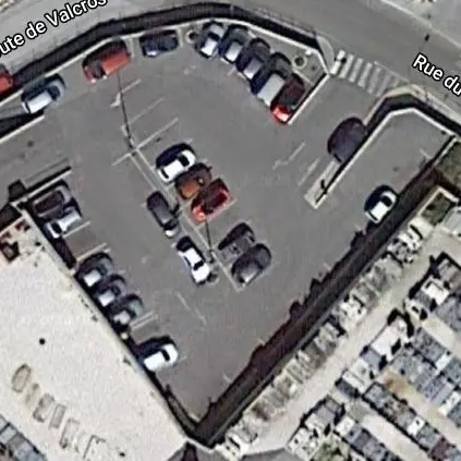 Parking du cimetière de Cuers
