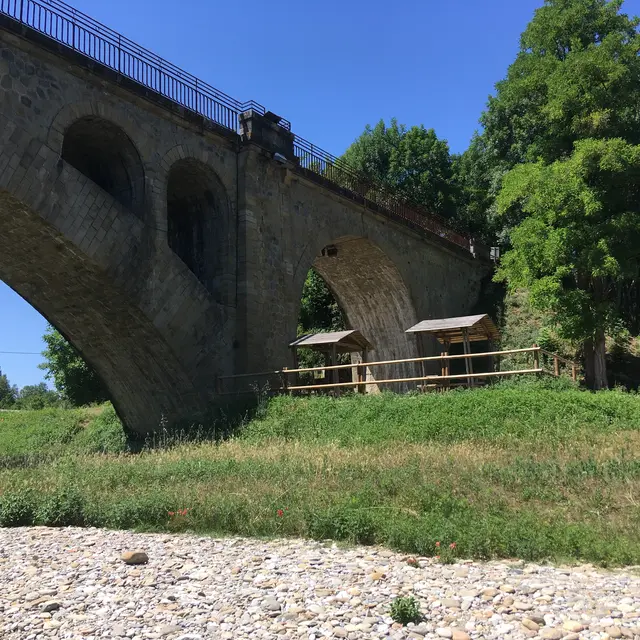 Aire de pique-nique à Camon