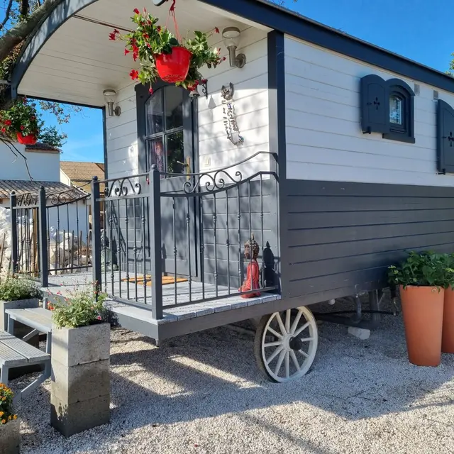 La Roulotte Arlésienne_Arles