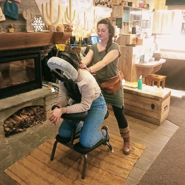 Massage Amma assis avec Léa_Les Sept Laux Prapoutel