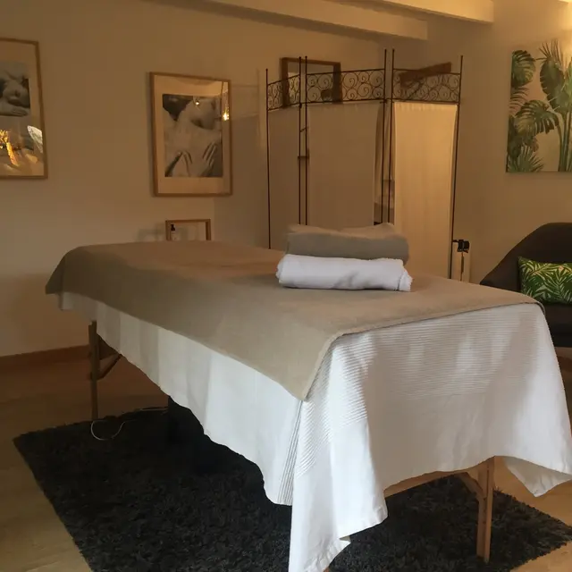 Salon et table de massage
