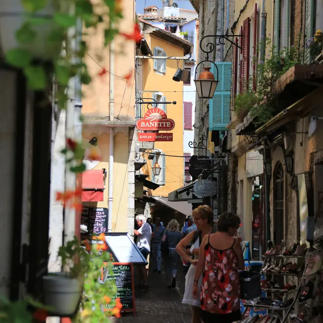 Rue du marché_Vence