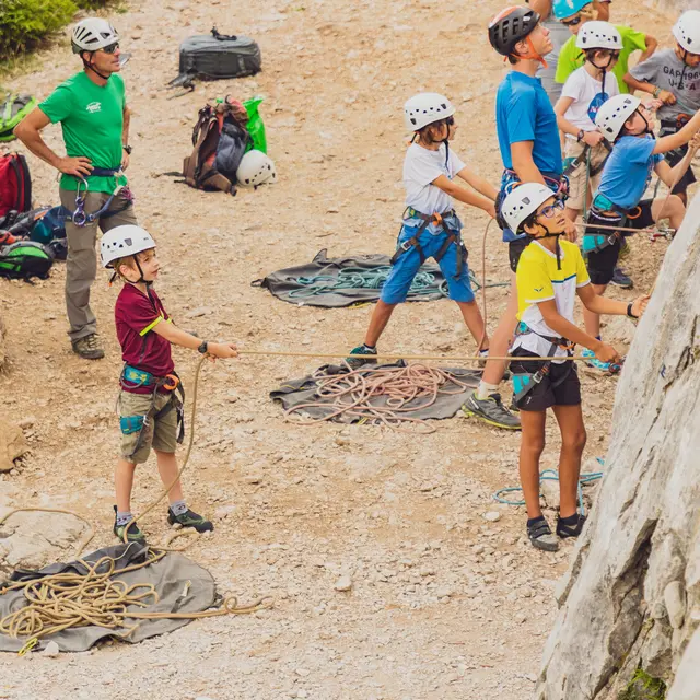 stage multi-activités montagne 8-12 ans au Grand-Bornand