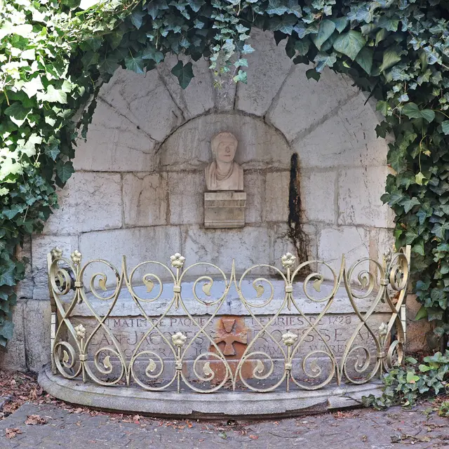 La fontaine du balustre d'or