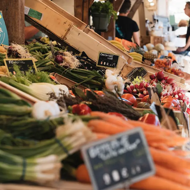 Marché Place Jean Jaurès_Tarascon-sur-Ariège
