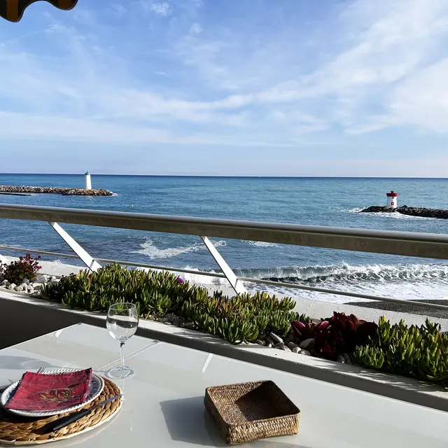 Appart 5 pers à Port Marina vue mer imprenable_Villeneuve-Loubet