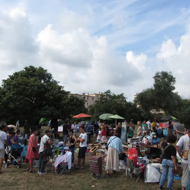 Vide grenier du festival terres de Résistance_Martigues
