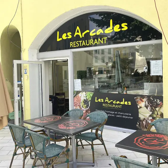 Les Arcades_Le Luc