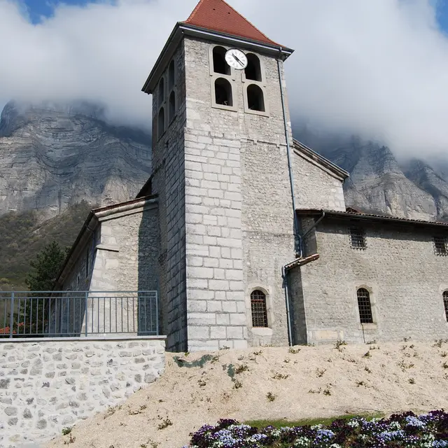 ii-b-3-243-2010-04-14__eglise_st_pierre_st_paul_2010.jpg