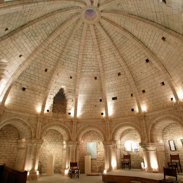 Château médiéval de Simiane-la-Rotonde_Simiane-la-Rotonde