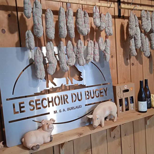 LE SECHOIR DU BUGEY - PRESENTOIR.jpg