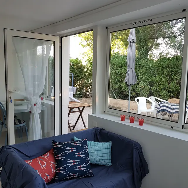 Salon rez-de-jardin T2 - La Bastide de Charlotte - H191