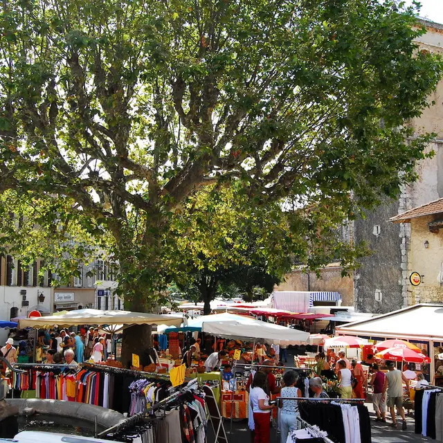 marché de Saint-Cézaire