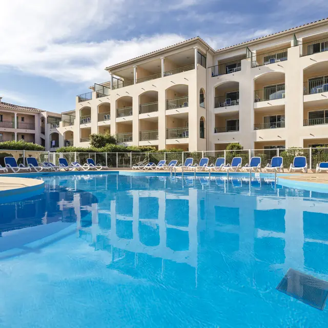 Garden & City Six Fours