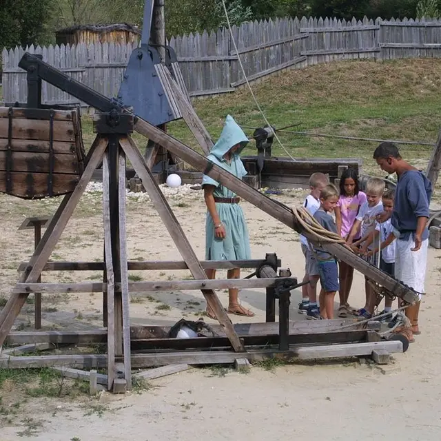 CAMP DE SIEGE MEDIEVAL