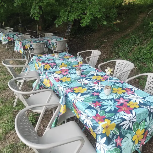 Domaine de la Doux - Restaurant_Saint-Denis-de-Cabanne
