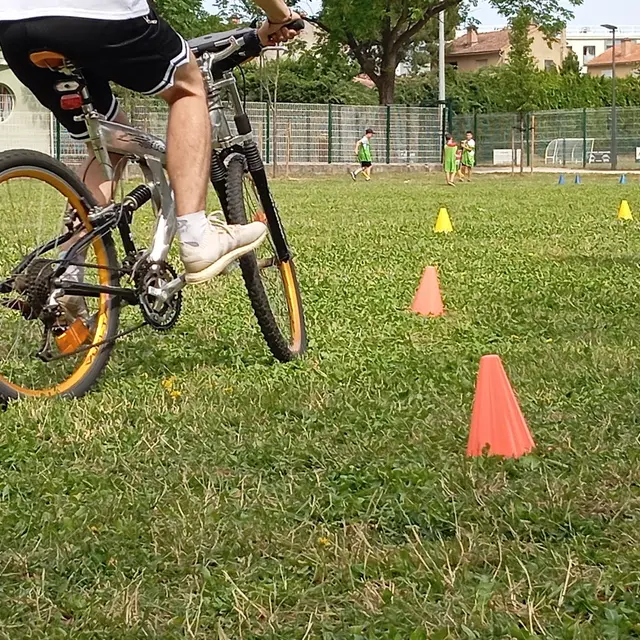 Atelier de sensibilisation : bons gestes à adopter avec les enfants à vélo_Villeneuve-lez-Avignon
