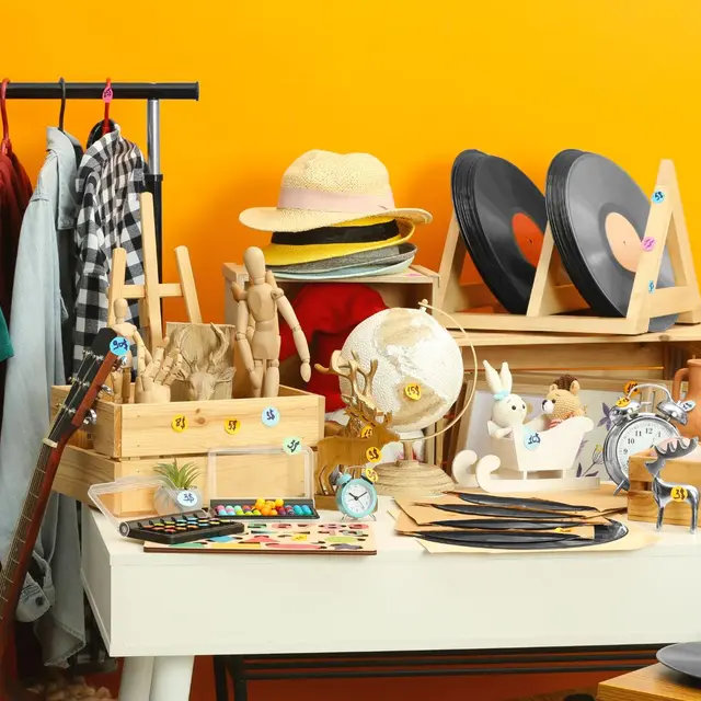 Vide grenier_Lornay
