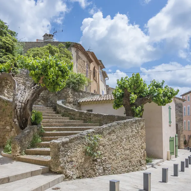 Vieux village Villecroze