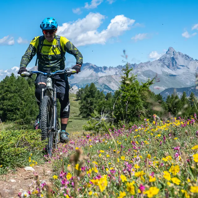 Sommet Bucher - Château-Queyras en VTT_Château-Ville-Vieille