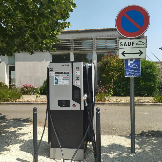 Bornes de recharge pour voiture électrique du Bois-Plage-en-Ré_Le Bois-Plage-en-Ré