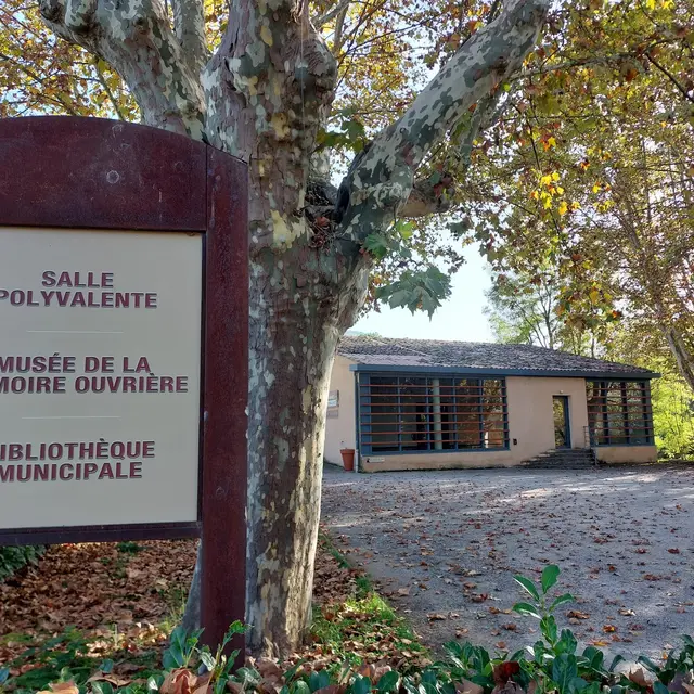 Salle polyvalente Le Largue_Saint-Maime