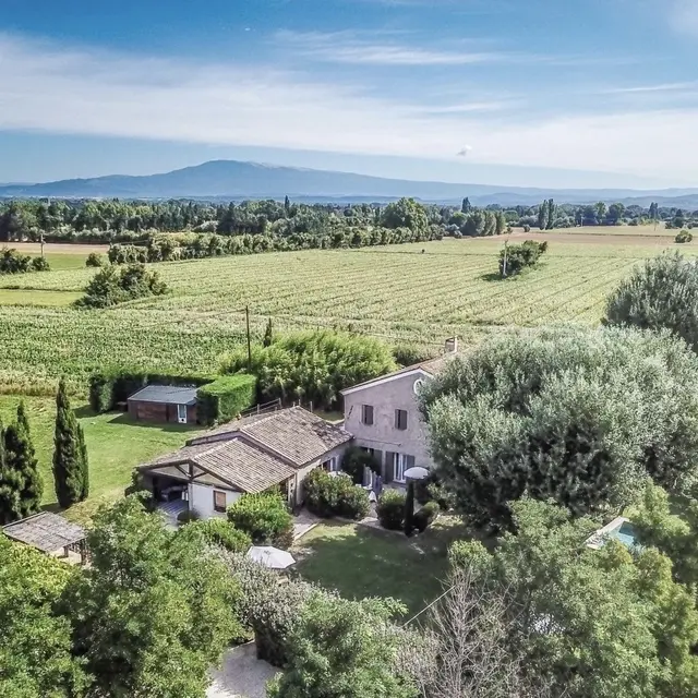 Vue Aérienne du Mas avec vue sur le Ventoux
